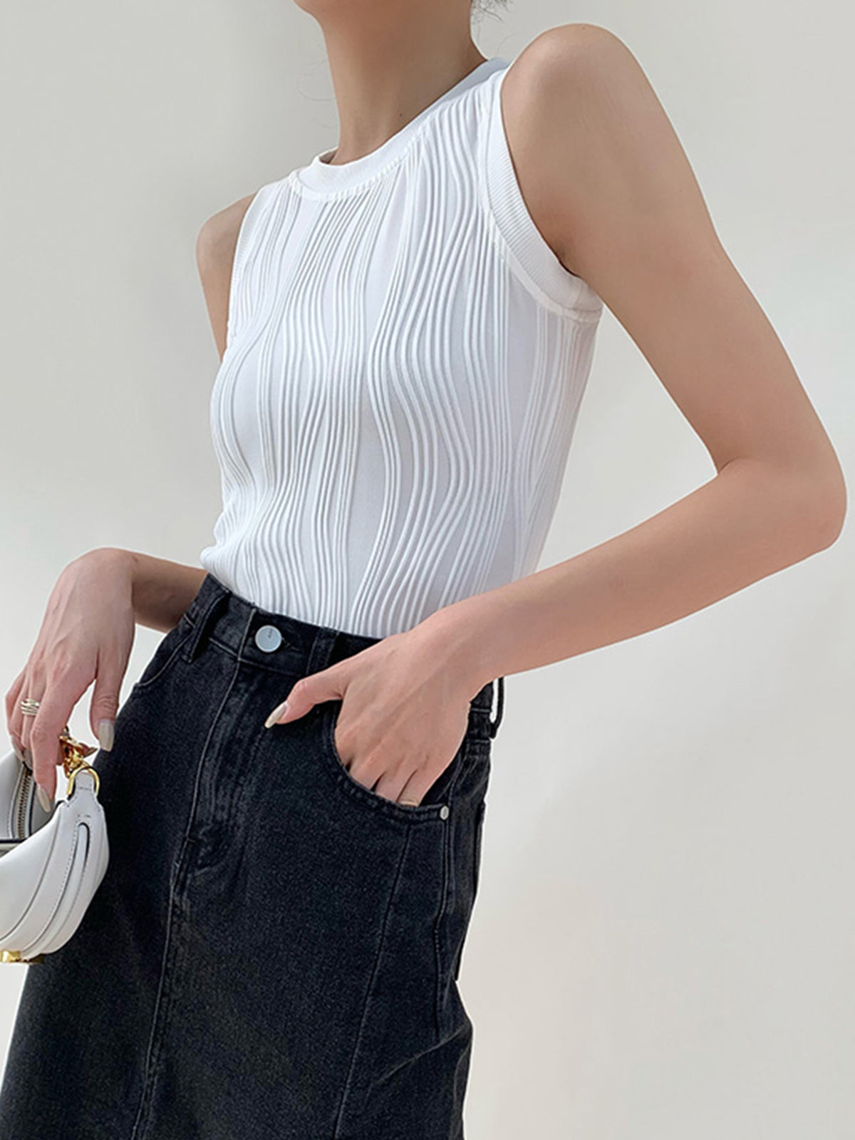 Solid Wavy Textured Tank Top - Calestra