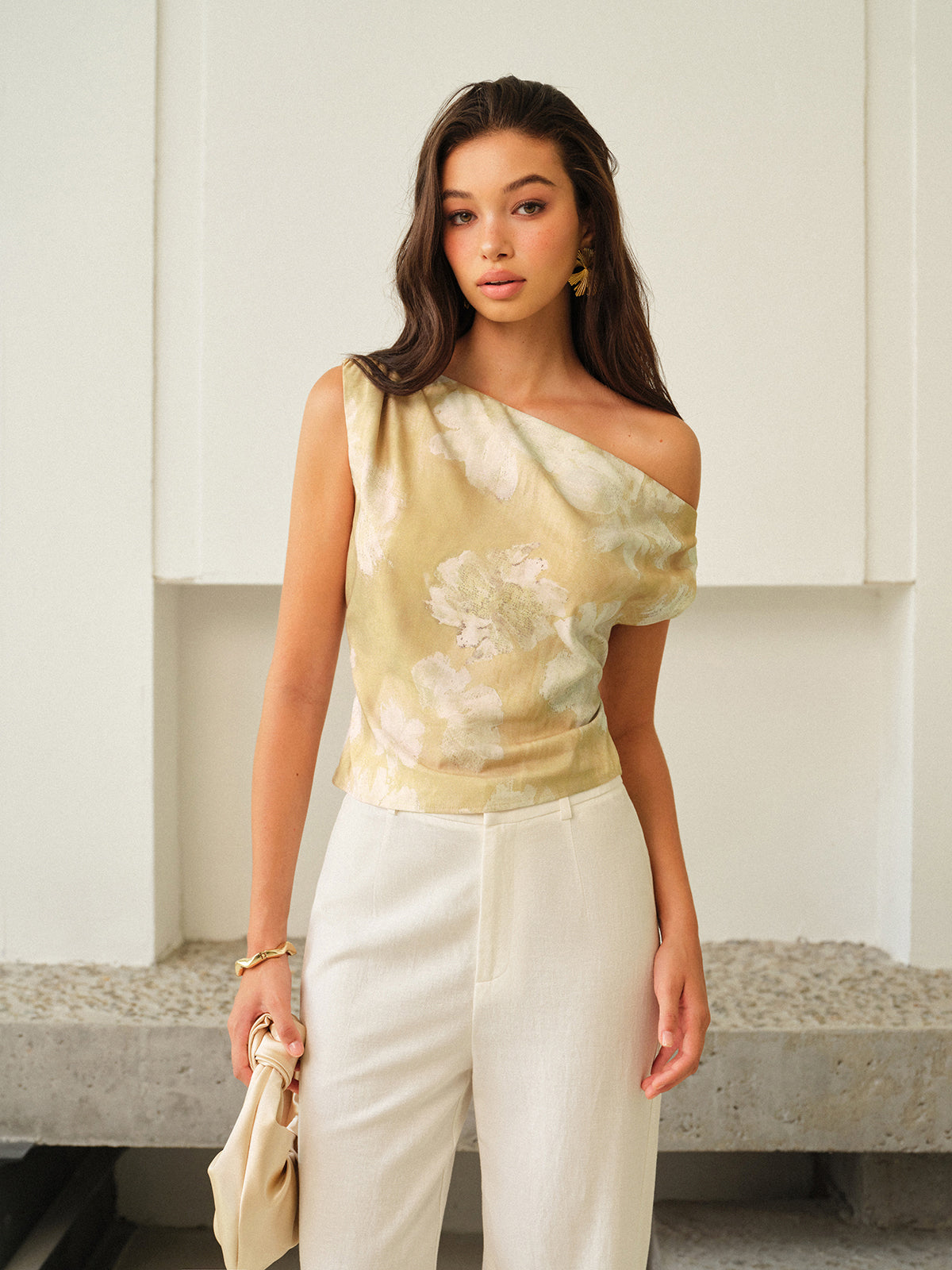 One-Shoulder Floral-Patterned Top - Calestra